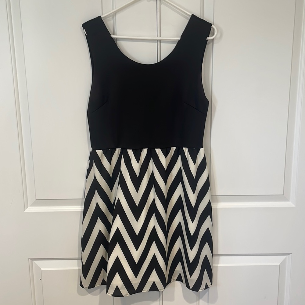 Cocktail Dress Black and white Geometric L